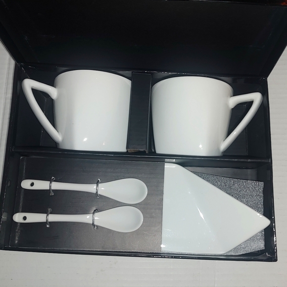 La-Z-Boy VIP 6-Piece Coffee Set - 2 Cups, 2 Saucers, 2 Spoons - Picture 1 of 2